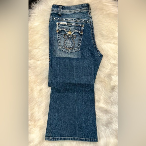 Woman’s Y2K Crest Collection Denim Blue Jeans Boot Leg Stitch Design Size 9/10 - Picture 3 of 9
